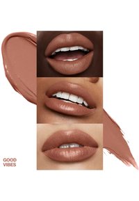 Smashbox BE LEGENDARY PRIME & PLUSH LIPSTICK pomarańczowy