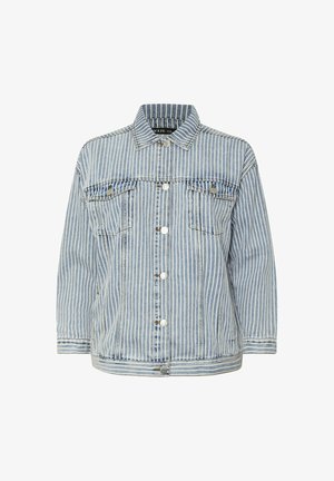 Jasnoniebieska kurtka dżinsowa z białymi pionowymi paskami, z długimi rękawami, dwiema kieszeniami na piersi i srebrnymi guzikami. Posiada klasyczny kołnierz i nieco luźny krój.