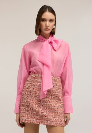 CON FIOCCO IN ORGANZA - Blouse - rosa