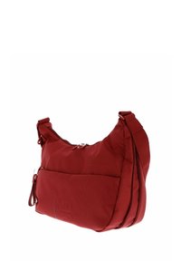 Borsa a spalla in nylon rosso con finitura texture, chiusure a zip, tracolla regolabile e tasca esterna. Presenta un dettagli del logo sul davanti.