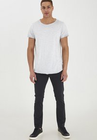 Blend BHMINO - Basic T-shirt - chip grey