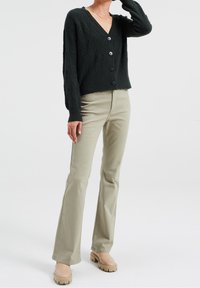 WE Fashion Flared Jeans - olive