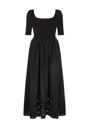 Schwarzes Maxikleid mit kurzen Ärmeln, quadratischem Ausschnitt, tailliertem Oberteil und einem gerafften Rock mit lasergeschnittenen Blumenmustern entlang des Saums.