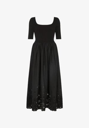 Schwarzes Maxikleid mit kurzen Ärmeln, quadratischem Ausschnitt, tailliertem Oberteil und einem gerafften Rock mit lasergeschnittenen Blumenmustern entlang des Saums.