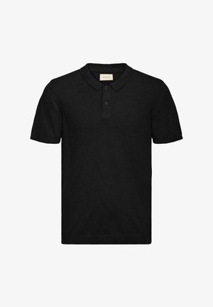 Tricou polo negru cu mâneci scurte, guler și două nasturi, pe un fundal alb simplu.