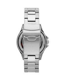 Orologio in acciaio inossidabile argentato con finitura lucida e spazzolata, dotato di chiusura a fibbia e cassa di forma ovale con un accento rosso all'interno.