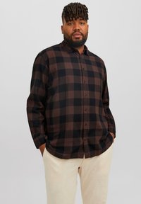 Jack & Jones JJEGINGHAM SHIRT - Camisa - seal brown