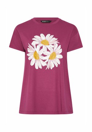 T-shirt violet à manches courtes avec trois grandes marguerites blanches aux centres jaunes imprimées sur le devant.