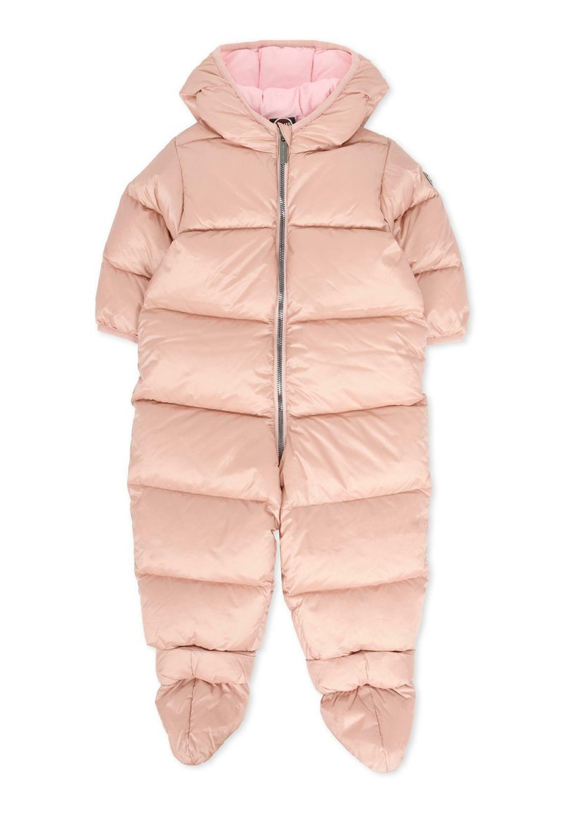 Tuta puffer rosa con cappuccio, caratterizzata da una chiusura con zip frontale, design trapuntato e piedi chiusi, realizzata in un materiale sintetico liscio.