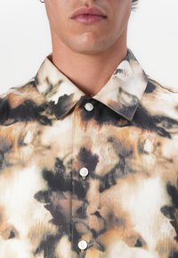 Samsøe Samsøe SAAYO SHIRT - Button down-skjorte - collage cameo
