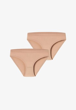 Due coppie di mutandine femminili in un colore beige chiaro. Realizzate in un tessuto morbido e liscio con bande elastiche in vita e alle gambe.