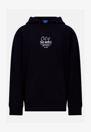 Svart hettegenser med snorhette, forkort lomme og hvit tekstdesign som leser "Ut av DENNE VERDEN" sammen med merkeopplysninger.