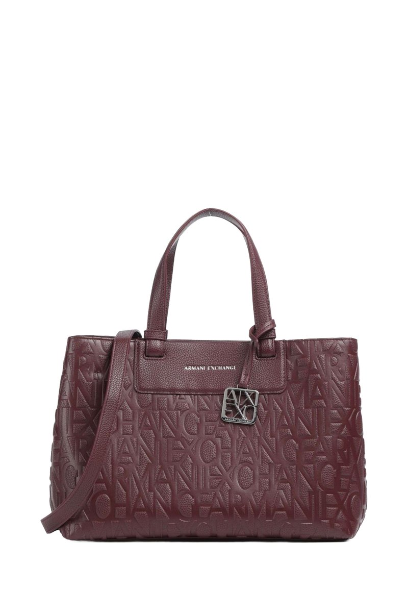Bolso de mano de cuero burdeos con patrón de logo en relieve, dos asas superiores, correa para el hombro desmontable y un acento de logo en tono plateado.
