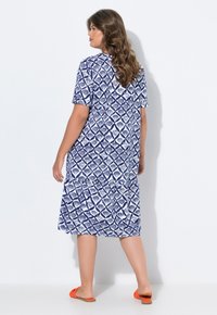 LAURASØN 1/2 ARM V-AUSSCHNITT - Žerzejové šaty - violet blue
