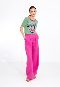 Thumbnail Image 6