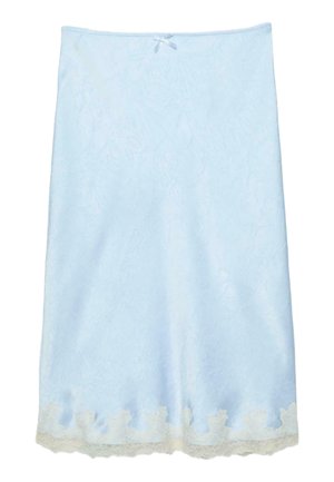 Svetlomodrá sukňa po kolená s jemným kvetinovým čipkovaným vzorom, malou mašličkou v páse a vlnitým bielym čipkovým lemom na okraji.