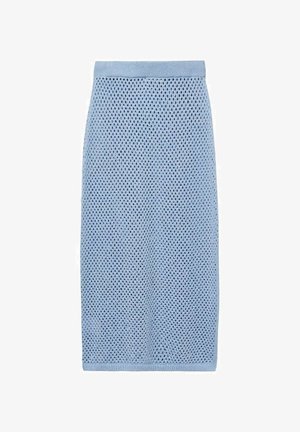 Jupe crayon tricotée bleu clair avec une texture en maille ouverte. Elle possède une taille élastique et une silhouette droite sans motifs supplémentaires.