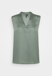 Ärmelloses Oberteil aus einem gedeckten grünen Stoff mit V-Ausschnitt, glatter Textur und geradem Schnitt. Keine sichtbaren Muster oder Beschläge.