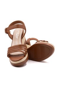 ALV by Alviero Martini Sandali con plateau - brown