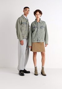 Edwin TRUCKER JACKET UNISEX - Džinsa auduma jaka - blue/terra wash