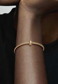 Pandora STUDDED CLIP - Charms - gold plated