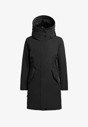 Parka negra con un cuello alto y capucha ajustable, con bolsillos laterales con cremallera y una textura lisa y resistente al agua.