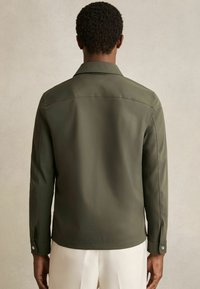 Reiss REGULAR FIT - ASCEND TECHNICAL - Jachetă de vară - green
