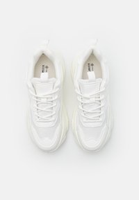 Thumbnail Image 6