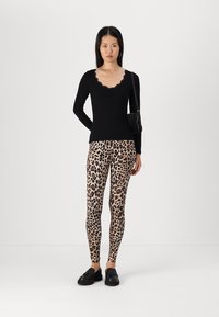Vero Moda VMMILY V NECK - Ilgarankovis viršutinės dalies drabužis - black