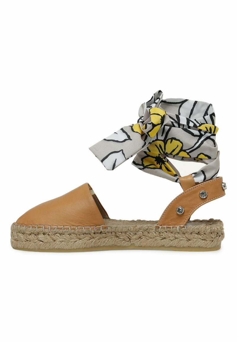 espadrille camel