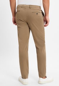 FINSHLEY & HARDING LONDON KYLE - Chino - braun