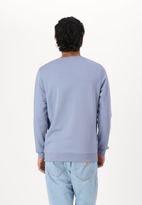 Lyle & Scott CREW NECK - Melegítőfelső - crafted blue