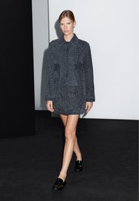 Massimo Dutti SHORT WITH TEXTURED DETAIL - Denim jacket - blue denim