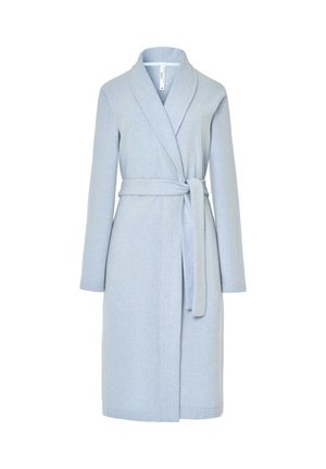 Abrigo de lana azul claro hasta la rodilla con cuello de chal y cinturón de tela a juego atado a la cintura.