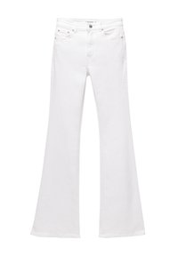 Jeans acampanados blancos de denim, con una cintura alta, diseño de cinco bolsillos y detalles de herrajes metálicos. Textura suave y acabado limpio.