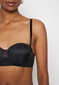 Triumph VIVID SPOTLIGHT - Multiway / Strapless bra - black