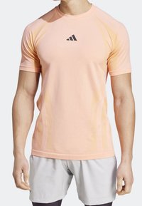 adidas Performance Sports T-shirt - light pink