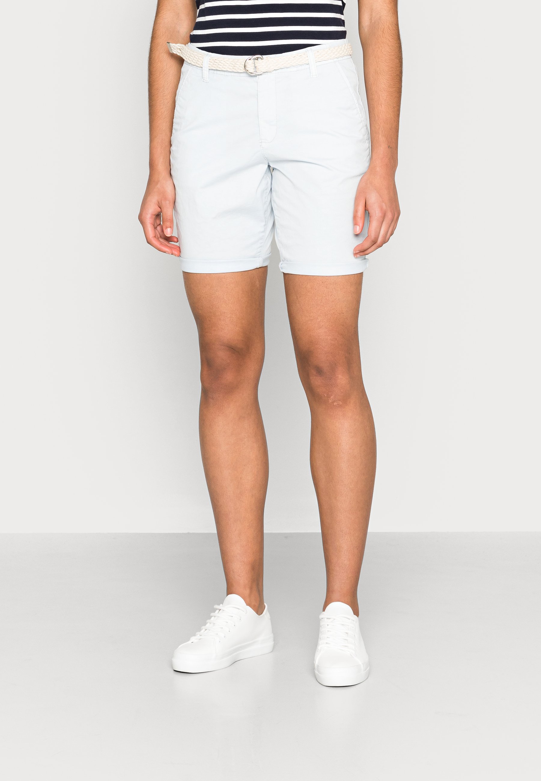 Esprit CHINO - Shorts - pastel blue 