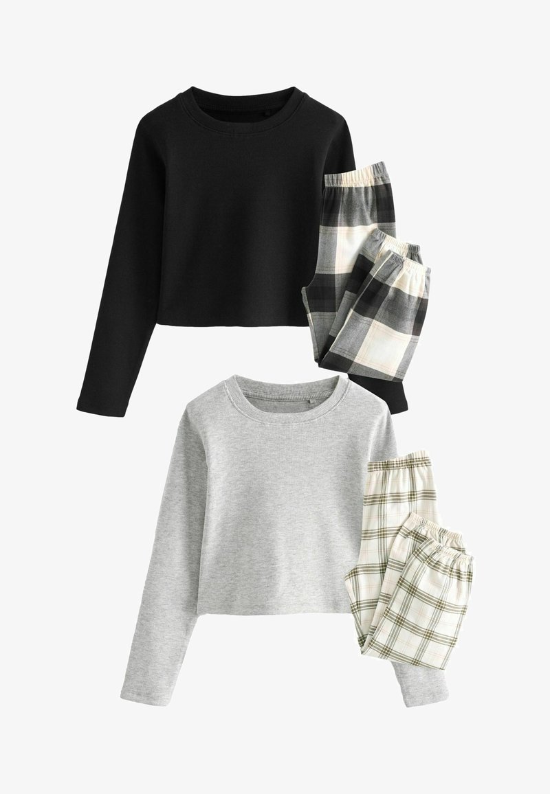 Två uppsättningar av loungewear: en svart kortärmad långärmad topp och en grå långärmad topp, kombinerade med svart och vit rutiga byxor samt beige rutiga byxor.