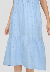 s.Oliver RELAXED FIT - Robe chemise - himmelblau