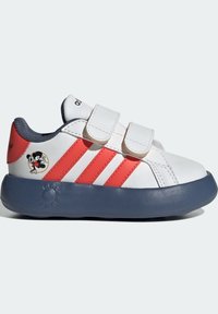 adidas Sportswear DISNEY MICKEY AND FRIENDS GRAND COURT - Lära-gå-skor - cloud white   bright red   preloved ink