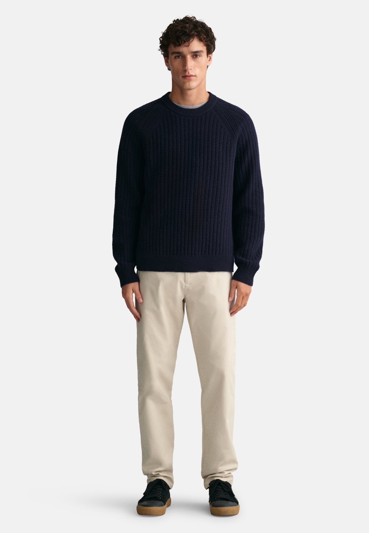 REGULAR FIT