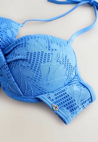 Unselected, blue lace