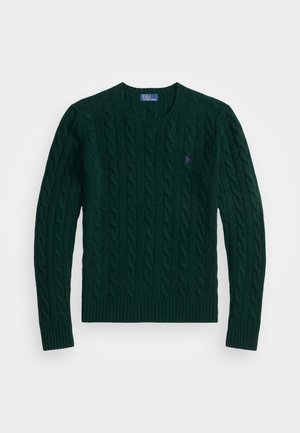 Tummanvihreä kabelineulepullover, jossa on ribbaavat helma ja hihansuut. Vasemmassa rinnassa pieni brodeerattu logo. Klassinen pyöreä kaula-aukko.