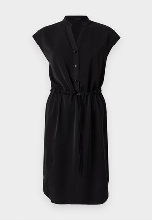 Must musta põlveni ulatuv varrukateta kleit mandariinkaelusega, esikaunistusega nuppudega ja reguleeritava paelaga vöökohas.