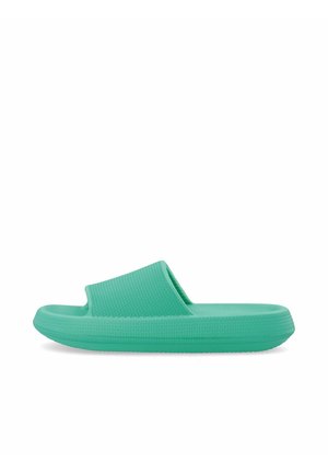 Gröna gummiskor med sandle som har ett texturerat rem och sula, med en bred öppning och en platt design för enkel användning.