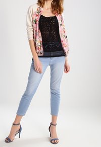 Rich & Royal Bomber bunda - light pink