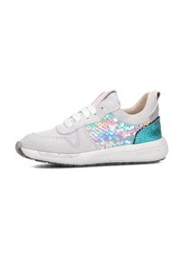 Grijze sneaker van mesh en suède, met een regenboog sequin accent aan de zijkant en een turkooise hak, witte vetersluiting.