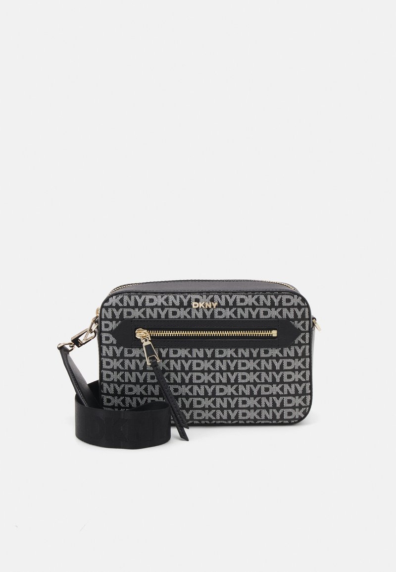 Borsa a tracolla DKNY nera e grigia con tessuto testurizzato, dettaglio della cerniera dorata e tracolla regolabile. Forma rettangolare con tasca frontale.