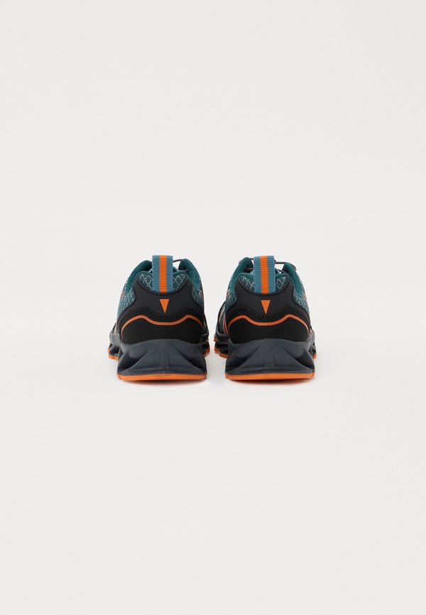 ALTAK 2.0 UNISEX – Hikingschuh – artic flame
